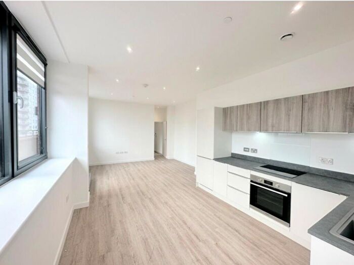 2 Bedroom Apartment To Rent In Alencon Link, Basingstoke, RG21