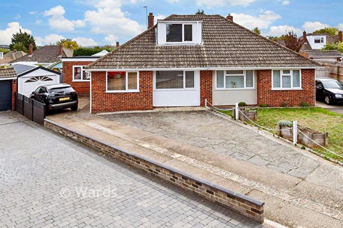 4 Bedroom Chalet For Sale In Flaxman Drive, Maidstone, Allington, Kent, ME16