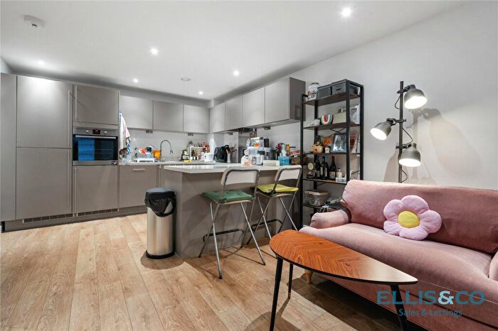 1 Bedroom Apartment To Rent In Kingfisher Heights, Waterside Way, London, N17