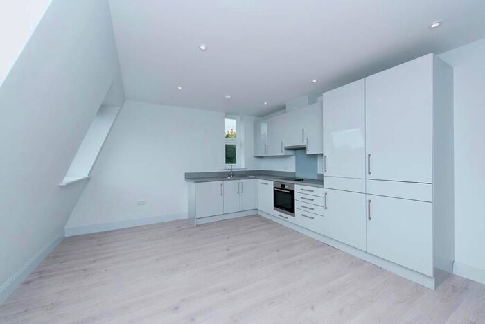 1 Bedroom Flat To Rent In Rivia House, High Road, Whetstone, London, N20