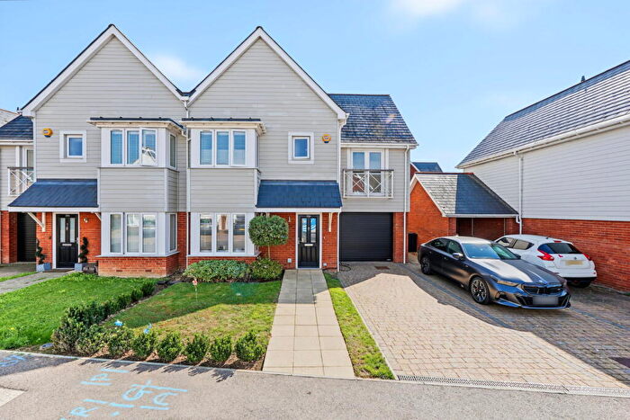 4 Bedroom Semi Detached House For Sale In Manley Boulevard, Snodland, ME6