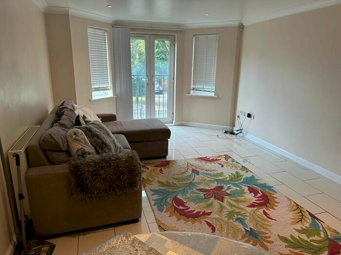 2 Bedroom Flat To Rent In Brightwen Grove, Stanmore, HA7