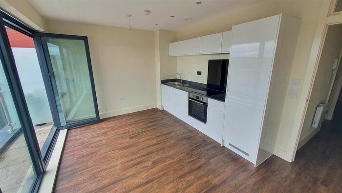 1 Bedroom Flat To Rent In Wellington Street, Cardiff, CF11