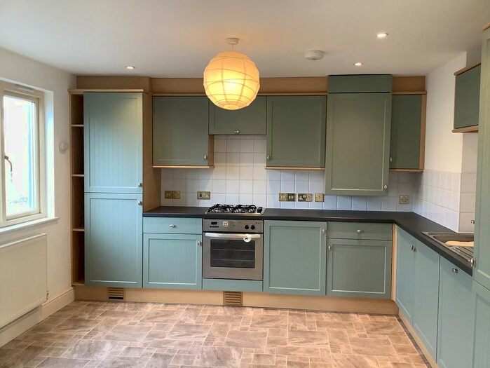 2 Bedroom Flat To Rent In Eastwood Road, Penryn TR10