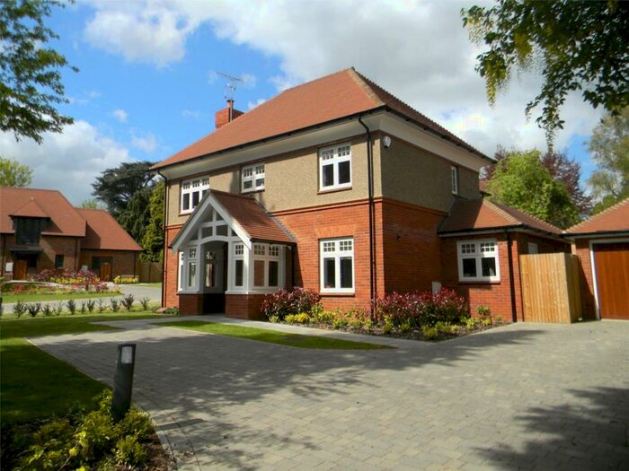 5 Bedroom Detached House To Rent In North Road, Berkhamsted, Hertfordshire, HP4