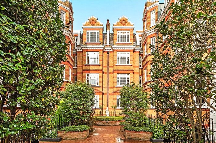 2 Bedroom Flat To Rent In Pitt Street, London, W8