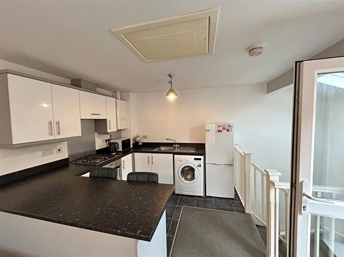 1 Bedroom Semi-Detached House To Rent In Rockwood Close, Knottingley, WF11