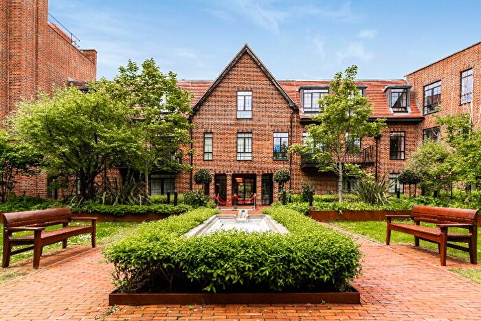 2 Bedroom Apartment To Rent In Hampstead Reach, Chandos Way, London, NW11