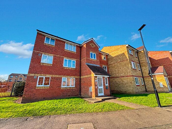 1 Bedroom Flat To Rent In Redford Close, Feltham, TW13