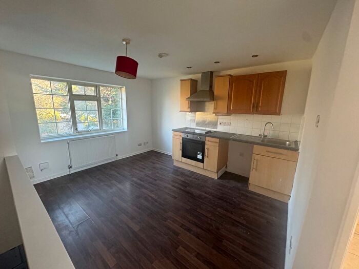 2 Bedroom Flat To Rent In Portsmouth Road, Southampton, SO19