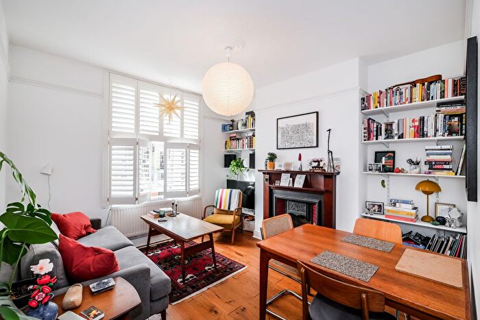 1 Bedroom Flat For Sale In Ainsworth Road, London, E9