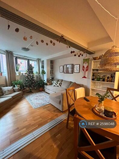 3 Bedroom Flat To Rent In Crowndale Road, London, NW1