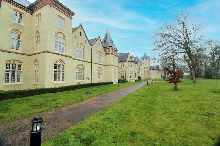 2 Bedroom Flat To Rent In Kingsley Avenue, Fairfield, Hitchin, SG5