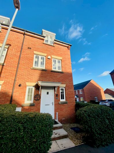 3 Bedroom End Of Terrace House To Rent In Seymour Way, NP26