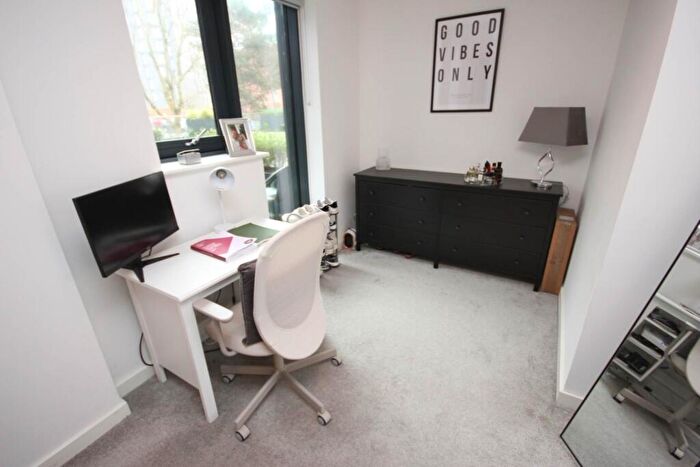 1 Bedroom Apartment For Sale In Woden Street, Salford, M5