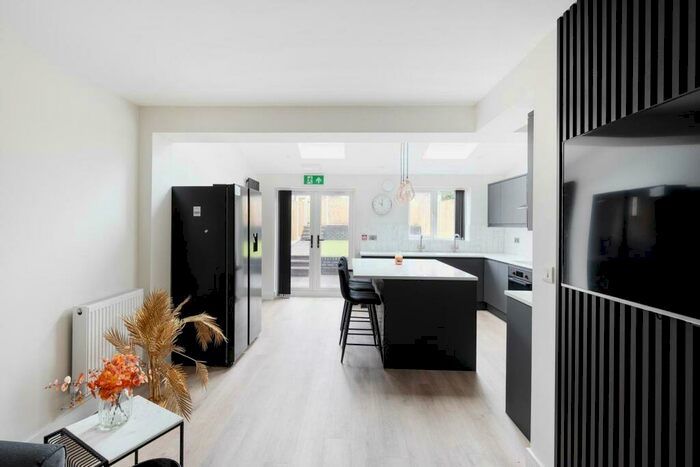 6 Bedroom House To Rent In Mackie Road, Filton, Bristol, BS34