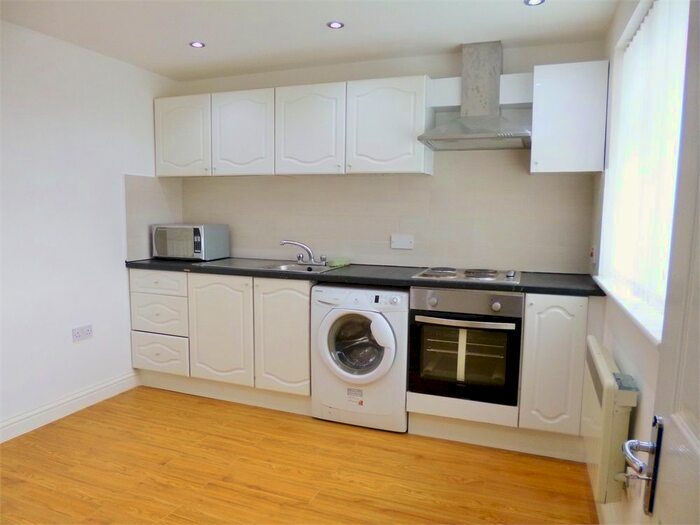 1 Bedroom Flat To Rent In Lynmouth Road, Perivale, Greenford, Greater London, UB6
