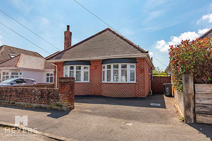 3 Bedroom Bungalow For Sale In Granby Road, Bournemouth, BH9