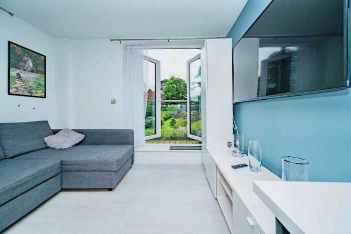 1 Bedroom Apartment For Sale In Midland Road, Hemel Hempstead, HP2