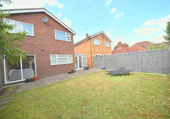 3 Bedroom Link Detached House To Rent In Blind Lane, Flackwell Heath, High Wycombe, HP10