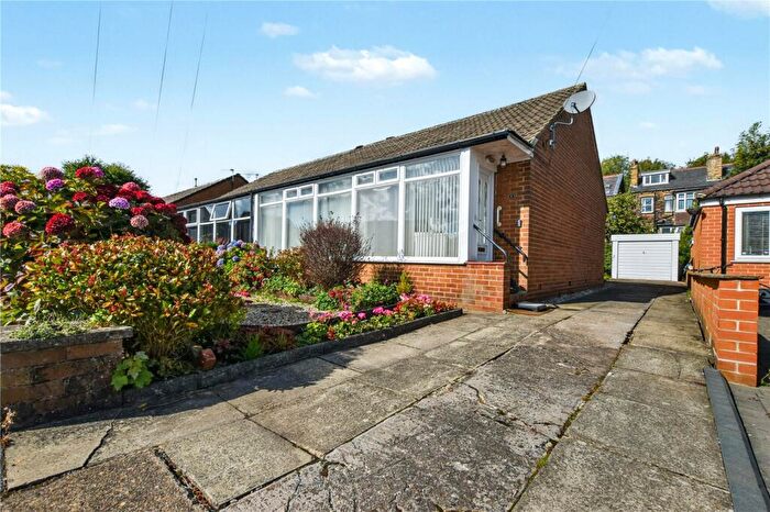 2 Bedroom Bungalow For Sale In St. Andrews Grove, Morley, Leeds, West Yorkshire, LS27