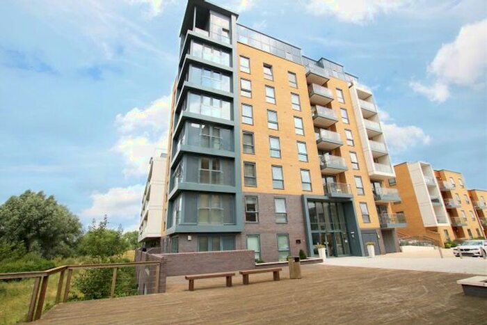 1 Bedroom Flat To Rent In Skylark House, Drake Way, Reading, Berkshire, RG2