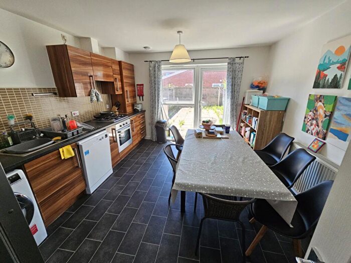 4 Bedroom Town House For Sale In Guide Post Road, Manchester, M13