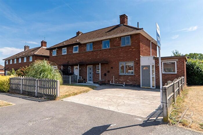 3 Bedroom Semi Detached House For Sale In Elyn Avenue, North Wingfield, Chesterfield, S42