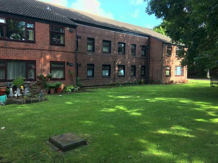 Studio To Rent In Vicarage Gardens, Grimsby, Lincolnshire, DN34