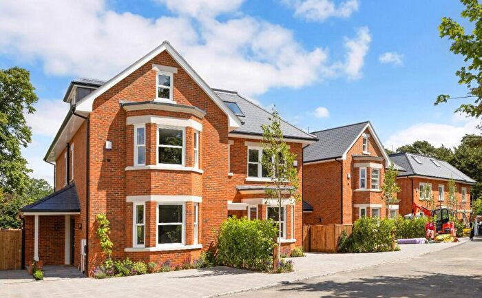 4 Bedroom Semi-Detached House For Sale In Cricket Way, Weybridge, Surrey, KT13