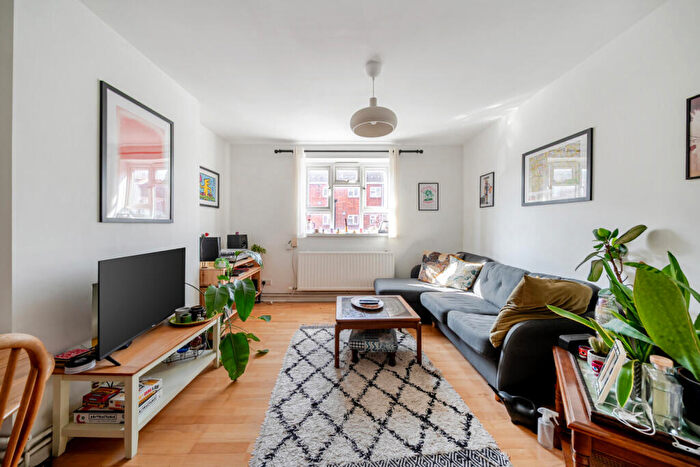 2 Bedroom Flat For Sale In Raul Road, London, SE15