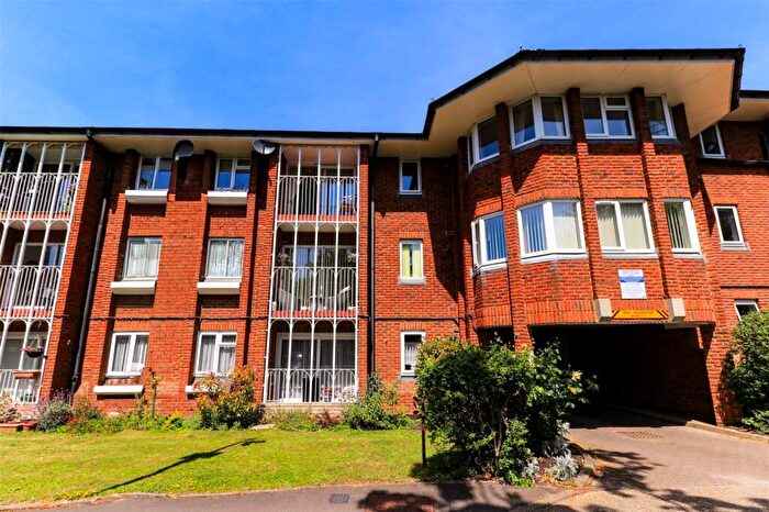 2 Bedroom Retirement Property For Sale In Cavell Drive, Enfield, Middlesex, EN2