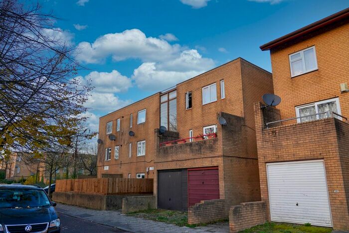 2 Bedroom Flat To Rent In Mullion Place, Fishermead MK6