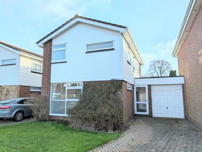 3 Bedroom House To Rent In Brushwood Road, Horsham, RH12
