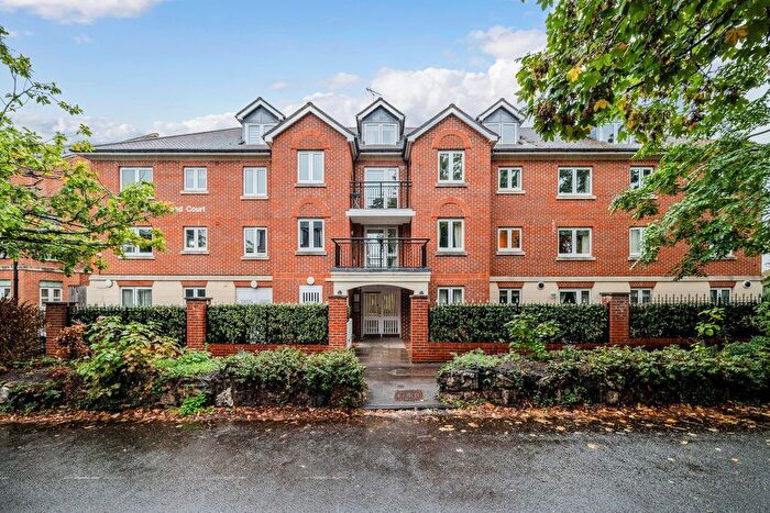 1 Bedroom Flat For Sale In The Parade, Epsom, KT18