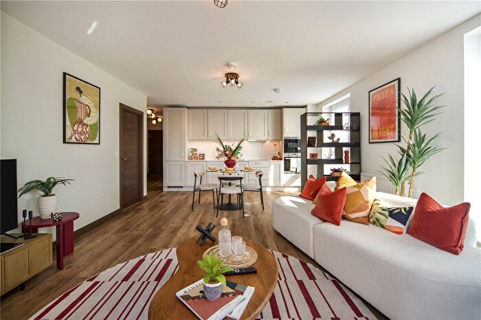 2 Bedroom Flat For Sale In Caxton Road, London, N22