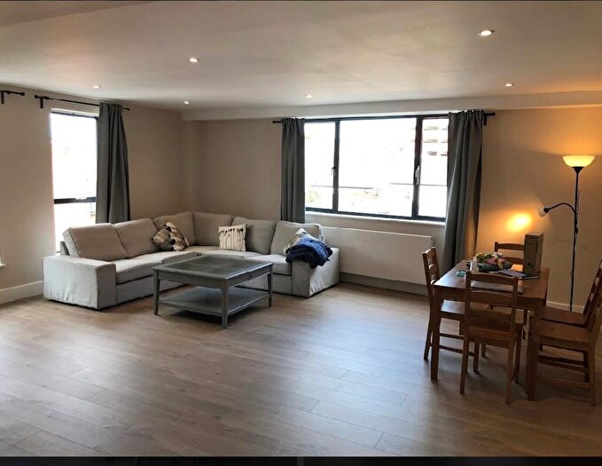 3 Bedroom Apartment To Rent In The Courtyard, New North Road, Exeter, EX4
