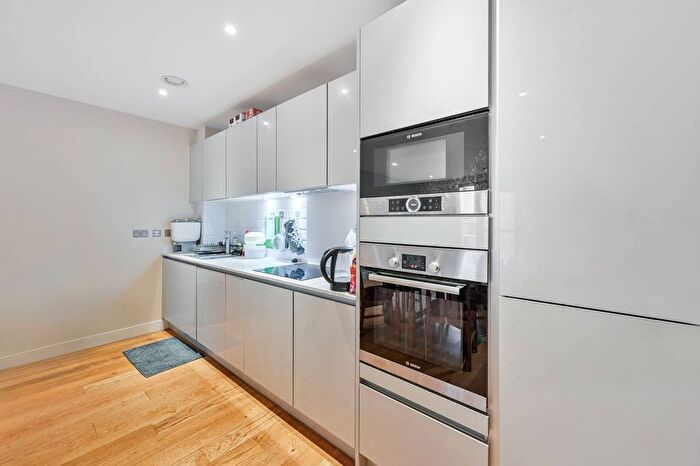 2 Bedroom Flat For Sale In Station Road, Lewisham, London, SE13