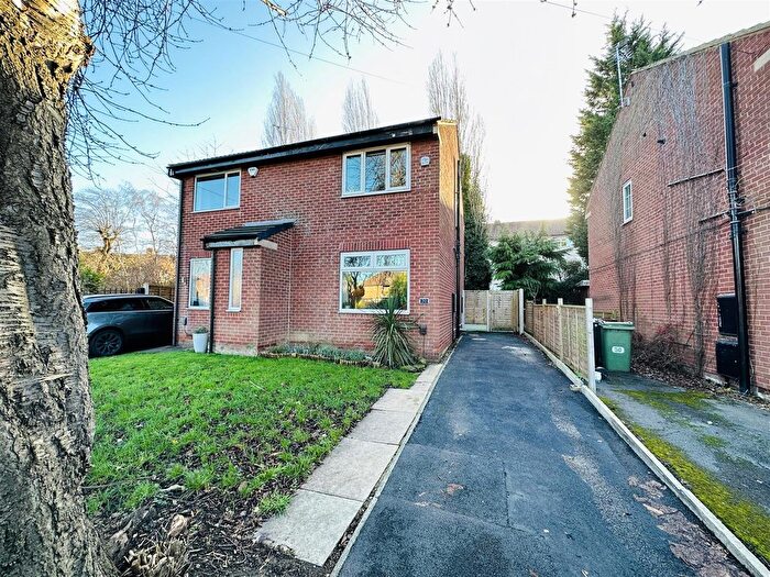 2 Bedroom Semi-detached House For Sale In Exeter Drive, Leeds, LS10