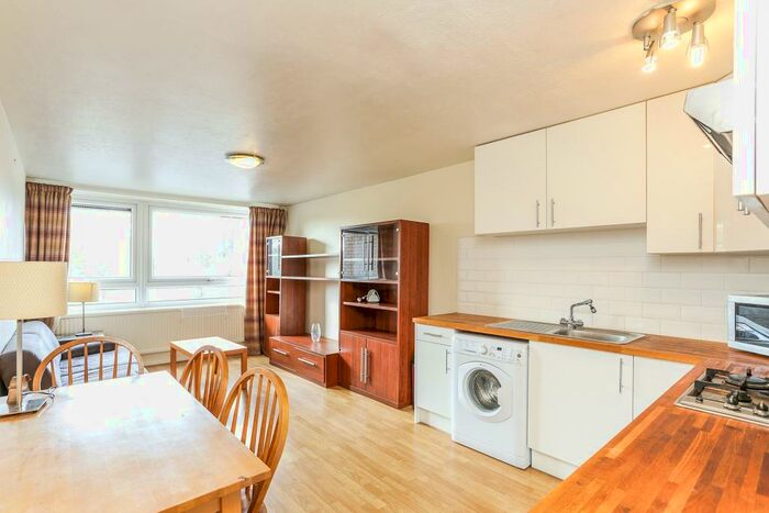 2 Bedroom Flat To Rent In Boileau Road, London, SW13