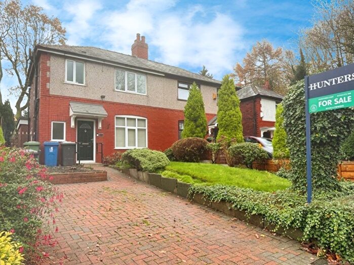 3 Bedroom Semi Detached House For Sale In Lovers Lane, Atherton, Manchester, M46