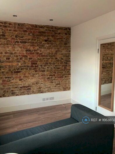 Studio To Rent In New Cross Road, London, SE14