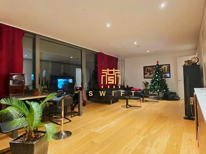 2 Bedroom Flat To Rent In Eastfields Avenue, London, SW18