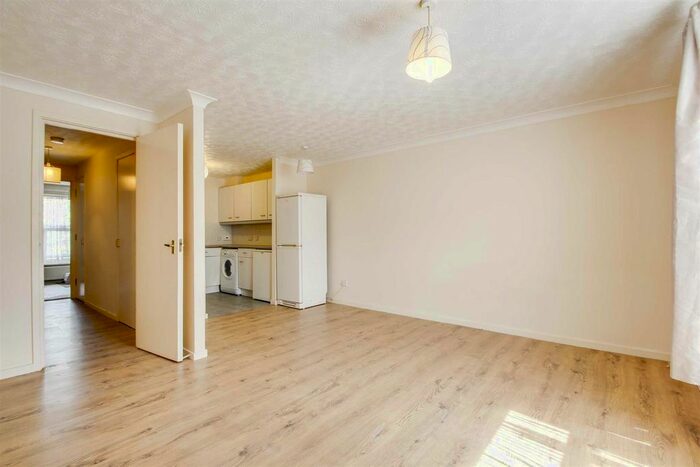 1 Bedroom Flat To Rent In North Row, Milton Keynes, MK9