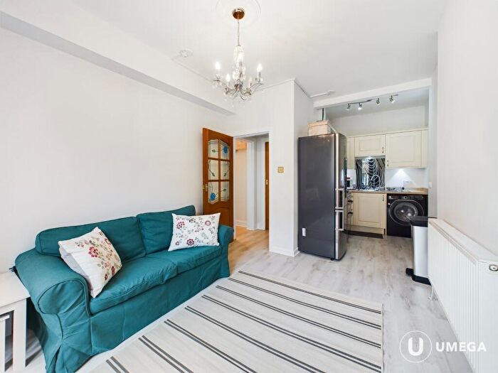 1 Bedroom Apartment To Rent In Watson Crescent, Polwarth, Edinburgh, EH11