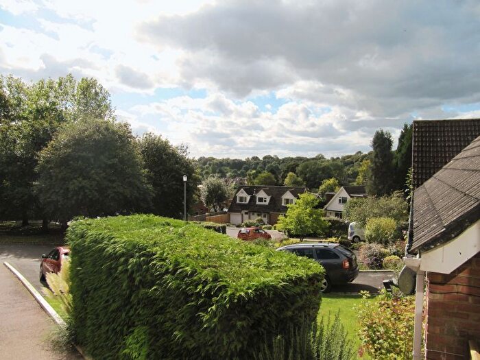 1 Bedroom Flat To Rent In Squirrel Rise, Marlow, SL7