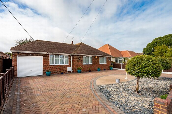 3 Bedroom Bungalow For Sale In Queensway, Dymchurch, TN29