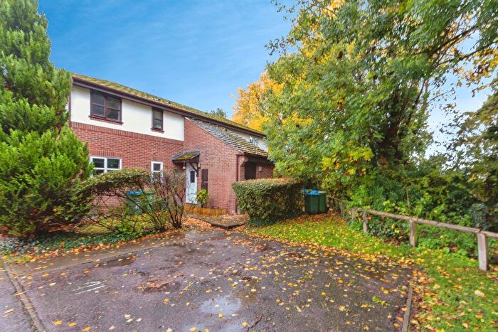 1 Bedroom Flat For Sale In Oat Close, Aylesbury, HP21