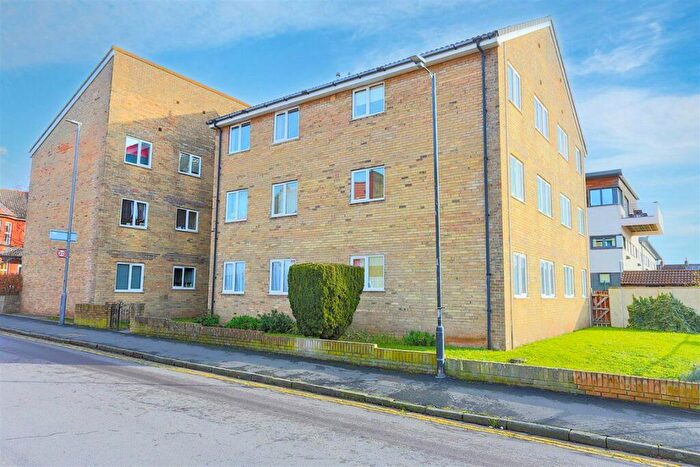 2 Bedroom Flat To Rent In Hampton Corner, Shirehampton, BS11