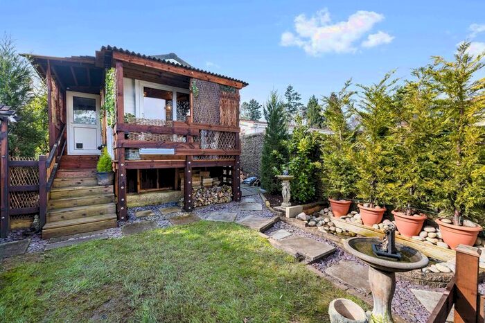 1 Bedroom Park Home For Sale In Orchard Mobile Home Park, Ashurst Drive, Tadworth, KT20